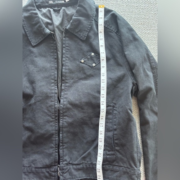 Zara Black Washed Denim Jacket with Studs – Size Large (Men’s) - Picture 9 of 16